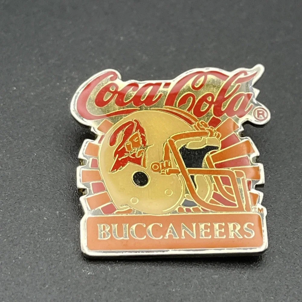 Vintage Coca-Cola‎ Coke Tampa Bay Buccaneers Helmet NFL Football Lapel Hat Pin